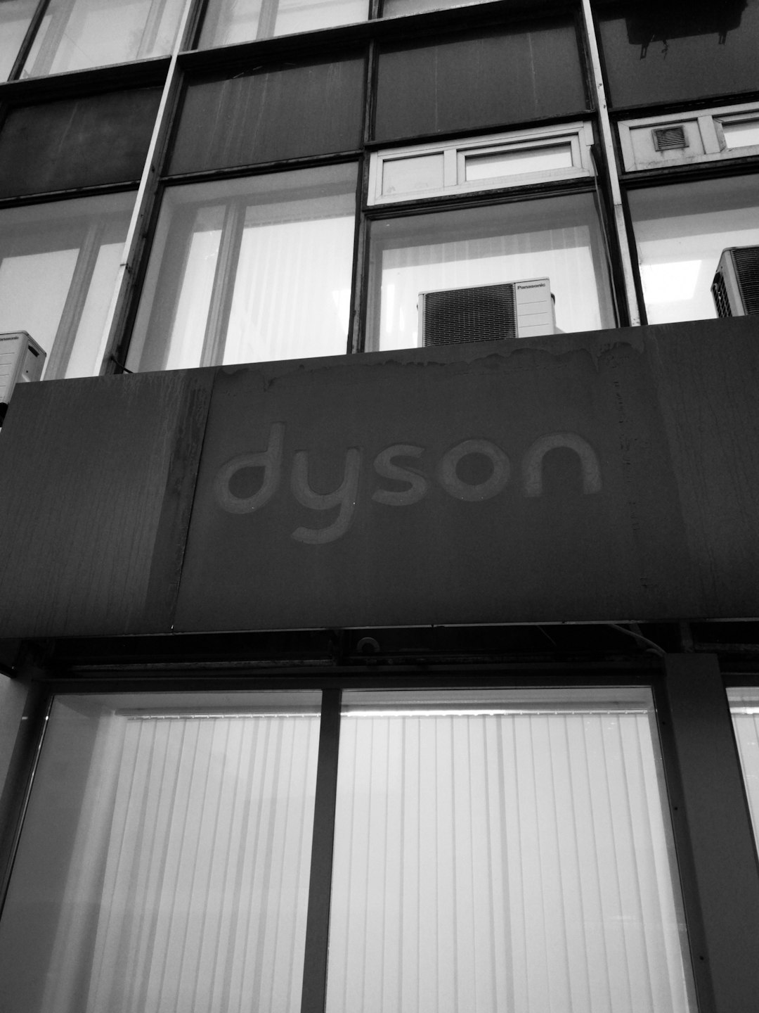 Dyson Savings Guide: Promo Codes, Discounts & Deals 2026